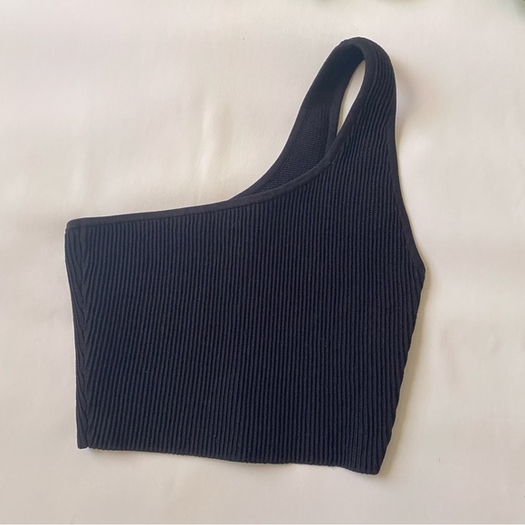 Aritzia Sculpt Knit One-Shoulder Cropped Tank - Picture 2 of 8